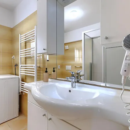 Holiday Home Eufemia-1 By Interhome Semesterbostad Pula