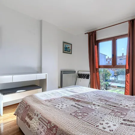 Eufemia-1 By Interhome Vakantiehuis Pula