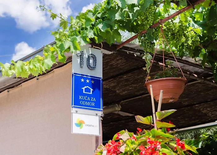 Eufemia-1 By Interhome Pula