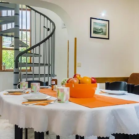 Casa vacanze Eufemia-1 By Interhome Pola