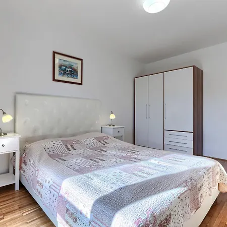 Nyaraló Eufemia-1 By Interhome *